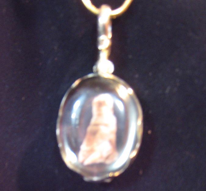 ID-#18. Sterling Silver locket that opens for a front and back picture w/ 18in chain 